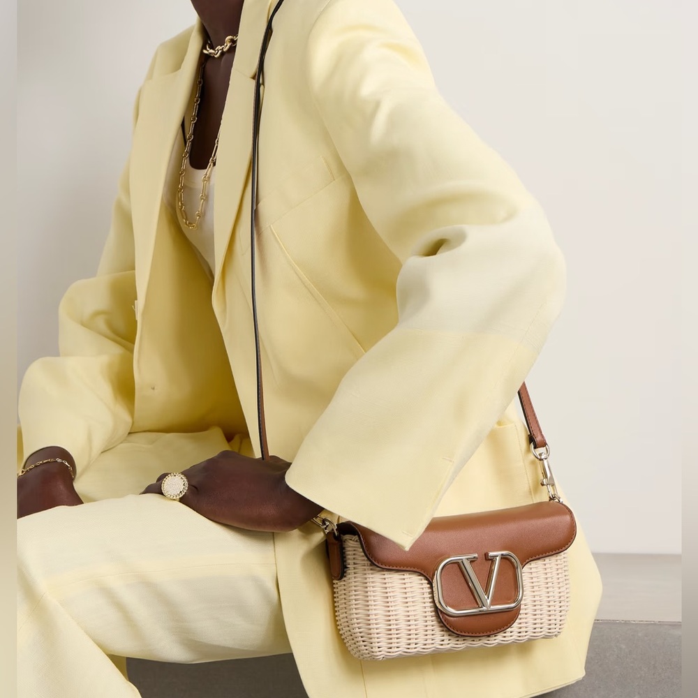 VALENTINO GARAVANI
Logo embellished leather-trimmed raffia shoulder bag - Picture 3 of 8